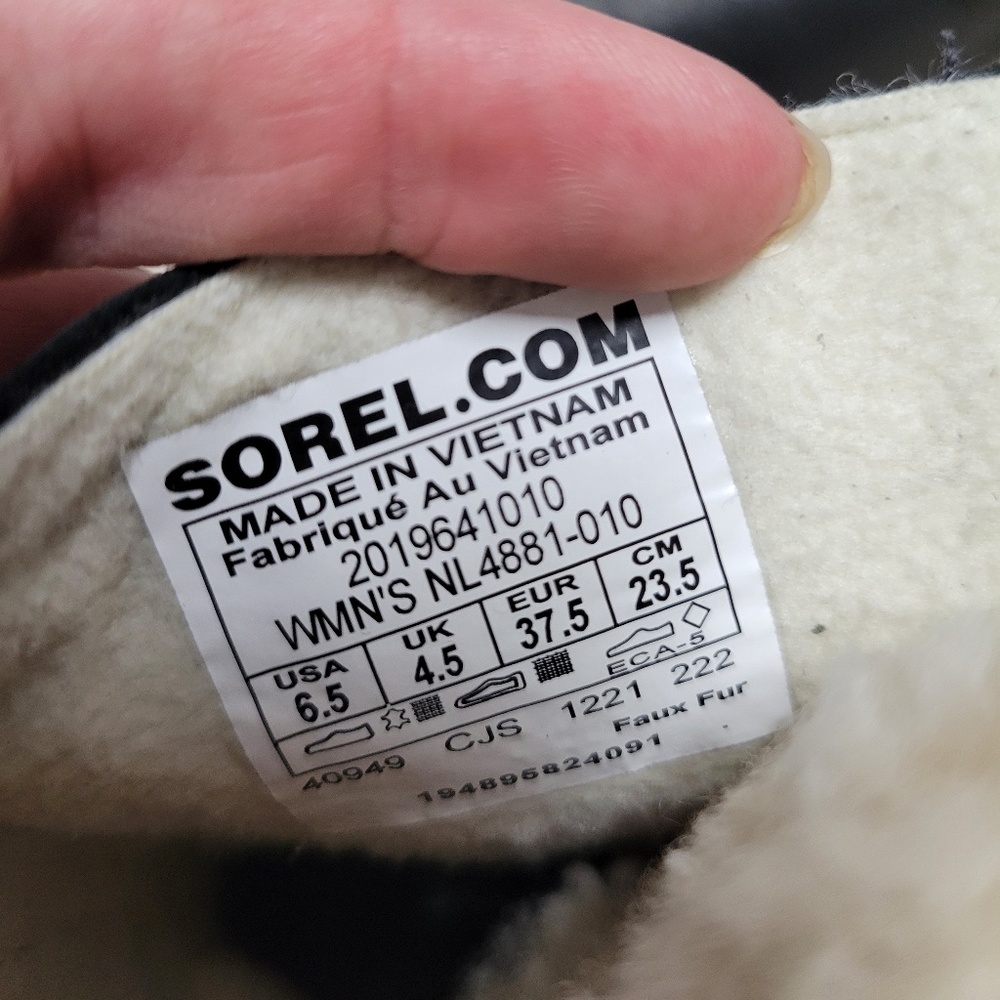 BRAND NEW EMELIE SOREL  LEATHER BOOTS - Picture 2 of 6